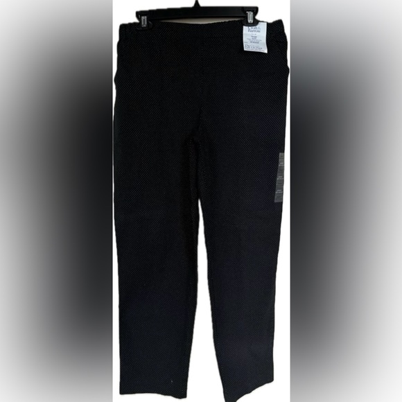 Croft & Barrow black mid rise pants. Straight fit. NWT. Women’s size 16P - Picture 2 of 8